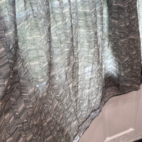 Maurice’s XXL sheer long sleeve top feather print lightweight black white boho - Picture 5 of 10